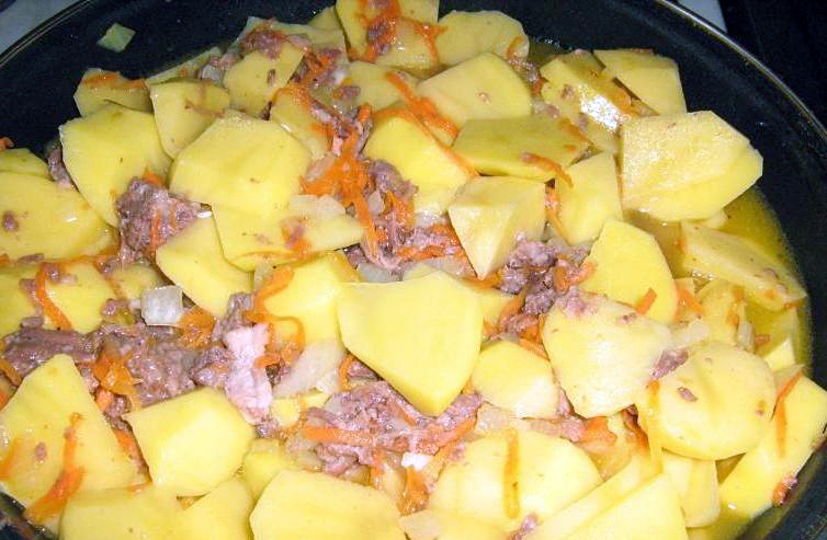 рецепты с домашней тушенкой из свинины картофель картошка тушим